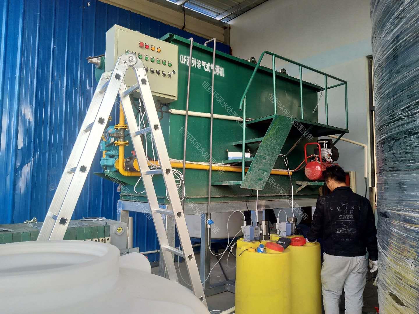 ���K̫�}(c��ng)�К⸡�C(j��)���b